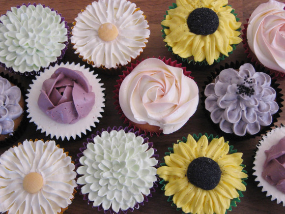 Piped Flower Cakes